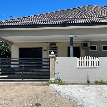 Nikmat Homestay Riyadh Kampong Tuan Mandak Eksteriør bilde