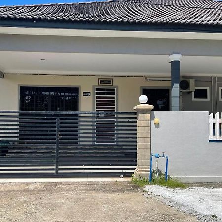 Nikmat Homestay Riyadh Kampong Tuan Mandak Eksteriør bilde